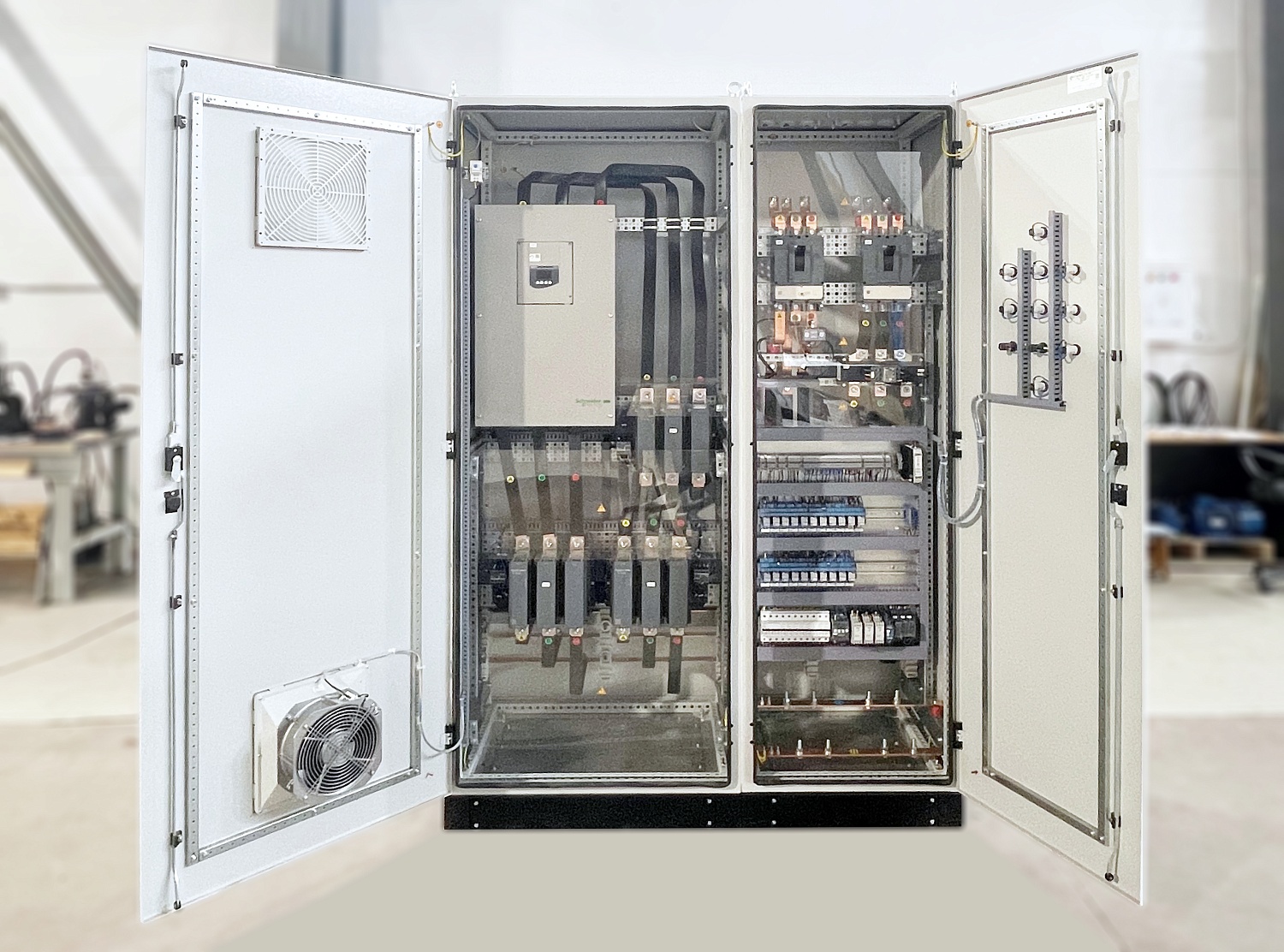 Шкаф управления дымососом для увеличения производительности цеха аммиачной селитры