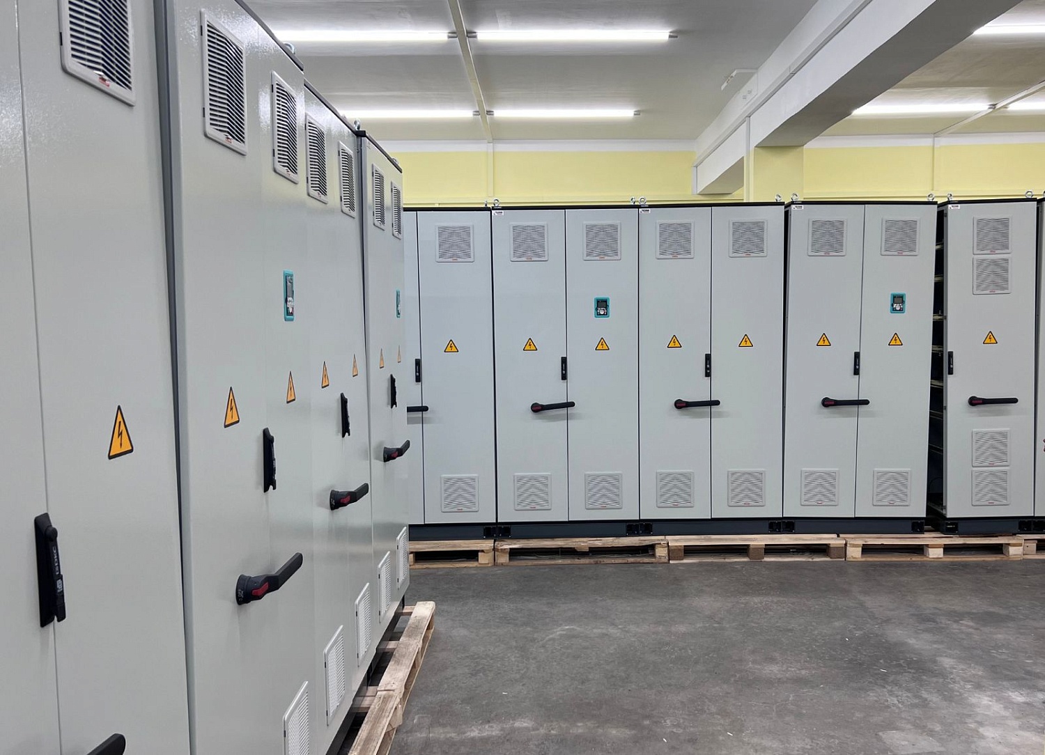 Шкаф управления конвейерными линиями