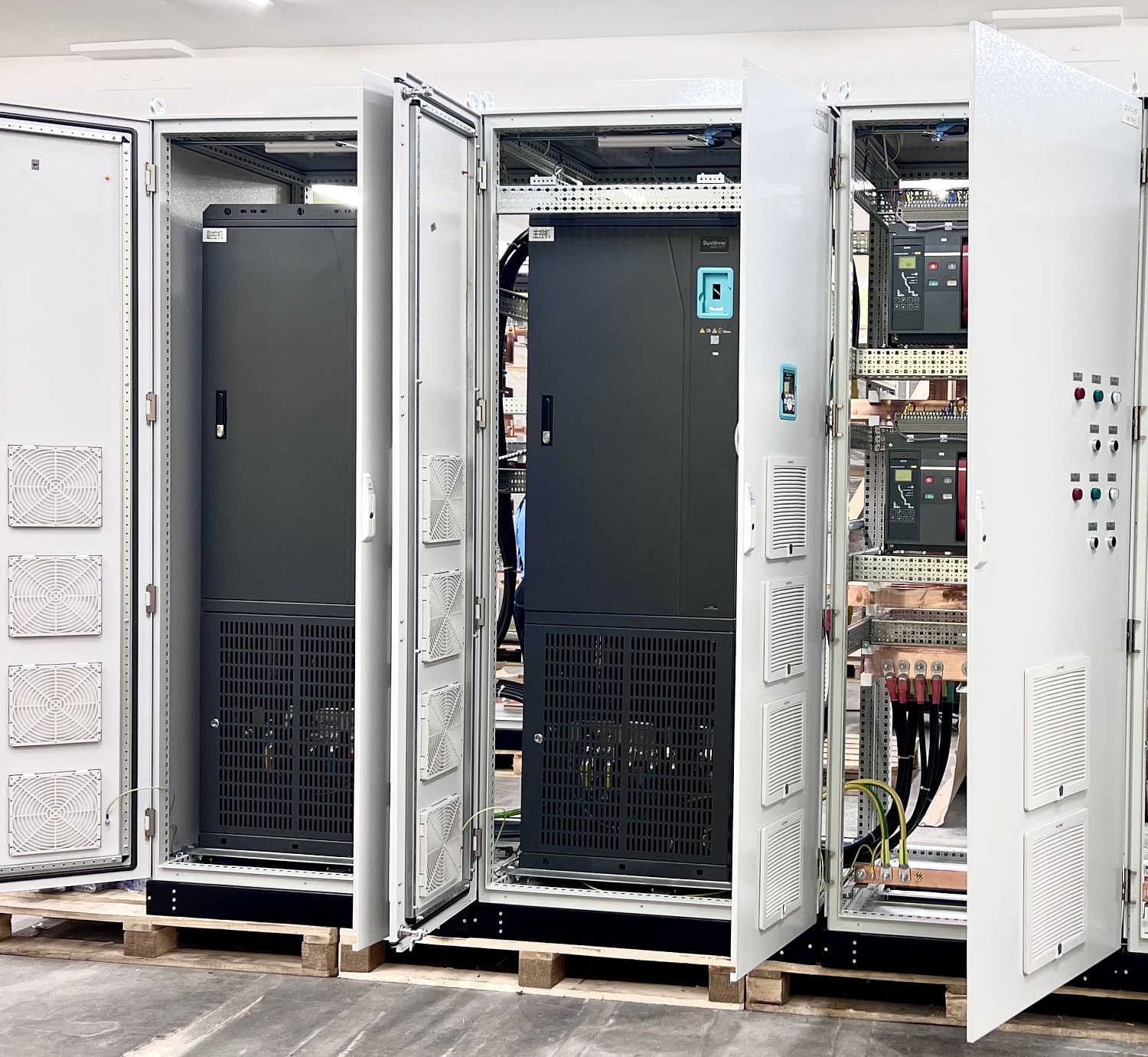 Шкаф управления для конвейера на золотодобывающем предприятии