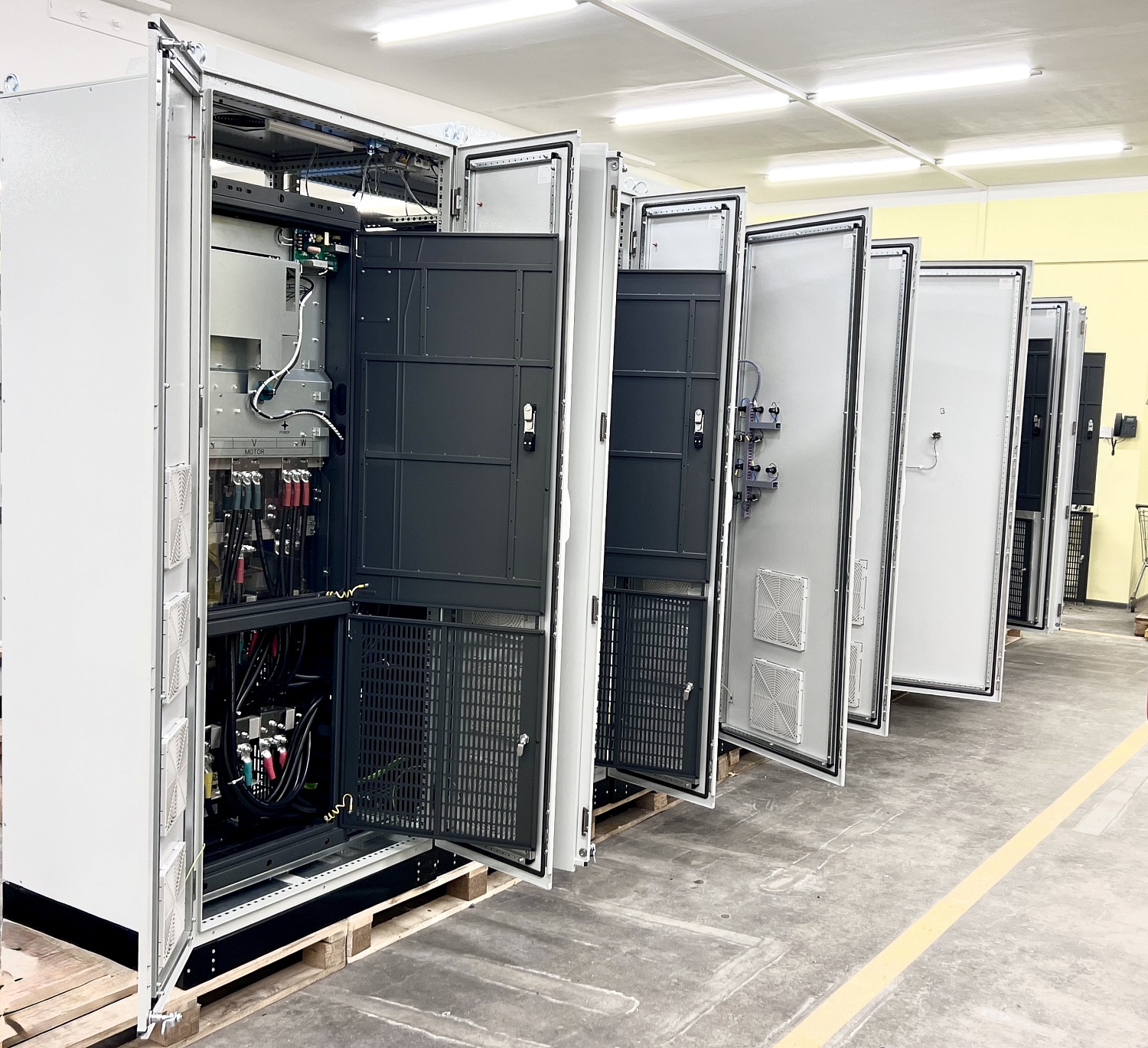 Шкаф управления для конвейера на золотодобывающем предприятии